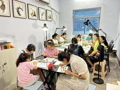 种在画板上的粮食 金谷小镇“五谷画”绘就乡村文艺新风景